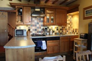 Rock Cottage - Log burners and jacuzzi bath - 4