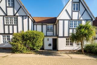 7 Sanctuary Court - sleeps 12 - Thorpeness - Aldeburgh Coastal Cottages - Close to the Beach, Golf and the Country Club - 9