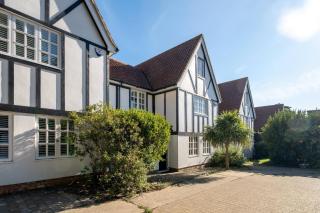 7 Sanctuary Court - sleeps 12 - Thorpeness - Aldeburgh Coastal Cottages - Close to the Beach, Golf and the Country Club - 8