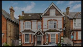 Charming London Apartment for Rent in Heart of the City - 7