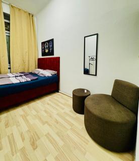Lovely 4BR Apartment for 8P, 1 0Min to FAC Platz - 5