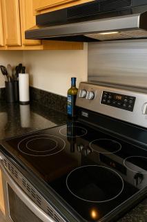 Adorable 2 bd apt in heart of Waikiki - 5