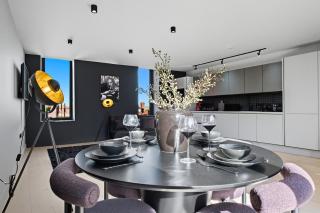 The Black Box-Wyndale Signature Stays - Birmingham - 8