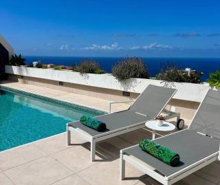 Villa de lujo con piscina y vistas impresionantes - 0