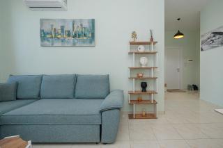 Luxury Apartment with Parking - 9