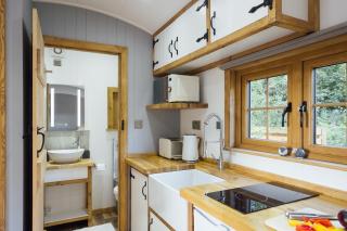Cwtch Ffynnone Luxury Shepherds Hut - 7