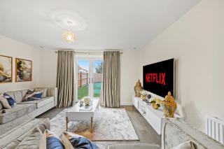 Beautiful 4 Bed in Leicester - Garden - Parking - 0