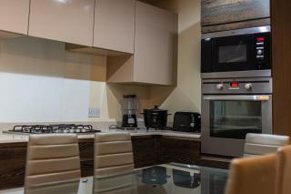 Amanah Properties - Shepherd Bush Central Sleeps 7 - 8