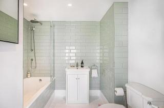 Stylish 3-Bed Home Close to Stansted Airport - 2