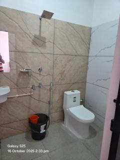 New Paradise Inn - 4