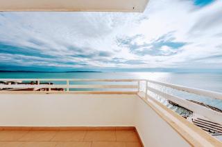 Beachfront Boutique Apartments - 8