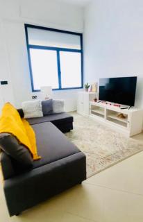 Across from the Turia Modern City Stay - 4