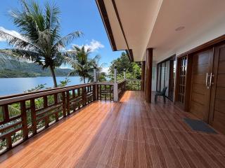 Crane Island Seafront Villa - 9