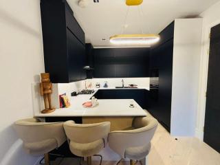 Luxury New Build Apartment Just 300m -Tube Station - 2