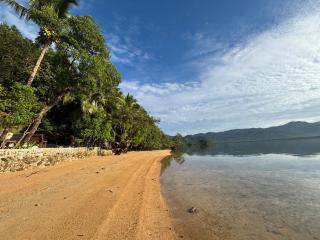 Crane Island Seafront Villa - 4