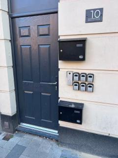 Modern City Studio Heart of Wolverhampton Appt 5 - 9