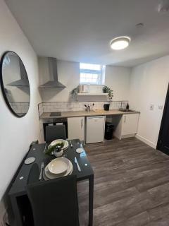 Modern City Studio Heart of Wolverhampton Appt 5 - 8