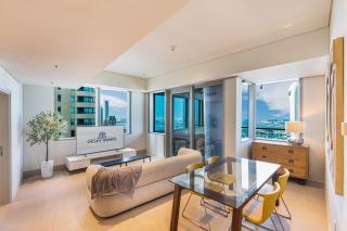 Modern Apartment with Panoramic Sea Views - 0