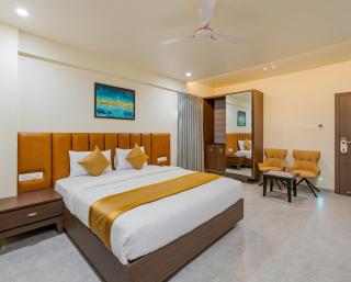 Hotel The Golden Oaks, Kolhapur - 1