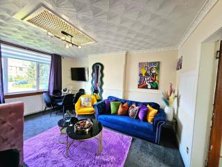 2 Bed Apt, 4 Beds, 3 TVs Plus Parking - 7