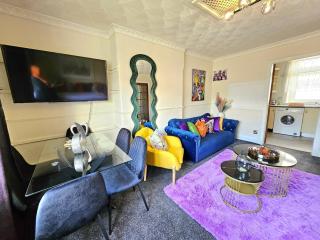 2 Bed Apt, 4 Beds, 3 TVs Plus Parking - 3