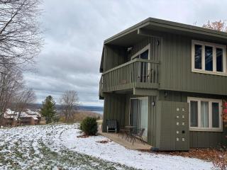 Shanty Creek, Condo, Golf ,Sleeps 4, Pets welcome! - 9