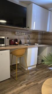 Candy - People's Square - Netflix - 7