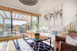 Beautiful penthouse overlooking marina channels - 6