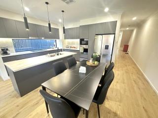 Brand New Galaxy Homes - Luxury Stay Racecourse - 1