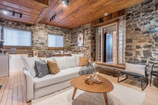 Vintage 3BR 2Bath - Golden Square Mile - Sleeps 8 - 1