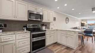 Lakeside Haven - Condo for 8 - 3