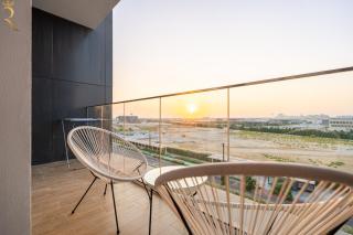 Bright 1BR with Balcony the Gate, Masdar City - 6