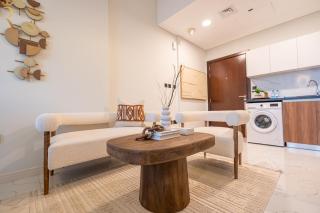 Bright 1BR with Balcony the Gate, Masdar City - 2