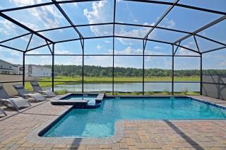 4213 - Lakeside Retreat - 6