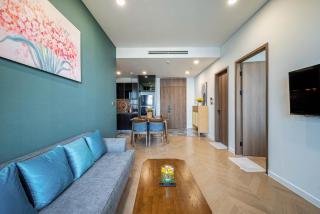 Rose Haven Lumiere Riverside Apartment - 1