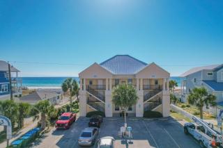 Chasing Sunsets at Sunseeker #5 - 8