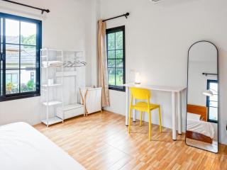 Eden Villa - Verdant Garden - 1