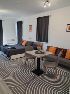 July's Guest House - 7