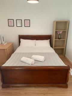 Cosy Apartment with great Wi-Fi, City Centre - 2