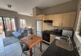 LOCK UP AND GO STUDIO APARTMENT - Ferndale - 2