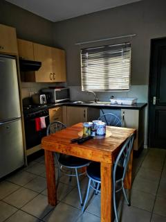 LOCK UP AND GO STUDIO APARTMENT - Ferndale - 4