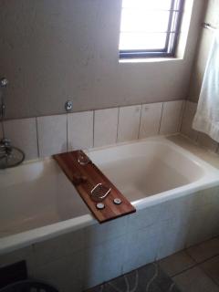 LOCK UP AND GO STUDIO APARTMENT - Ferndale - 5