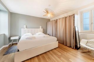 Les Marquises large renovated house with garden - 9