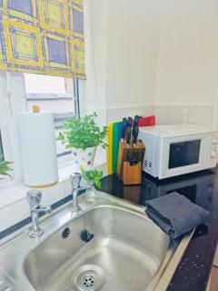 The Tewkesbury Modern Retreat Sleeps 5 - 1