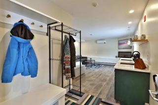 Stylish Studio for 4 with EV Charger, Summer Pool & Shuttle Access - 2