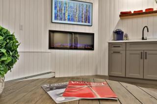 Modern Studio for 4 Near Killington with Fireplace, Summer Pool & EV Charger - 5