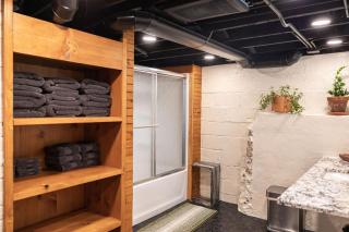 The Railway Retreat - Downtown Sylvania - 8