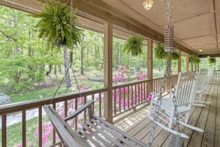 Wooded Retreat with game area and hot tub - 4