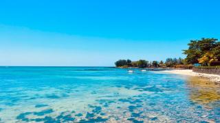 Charming House with Direct Beach Access -Pereybere - 3