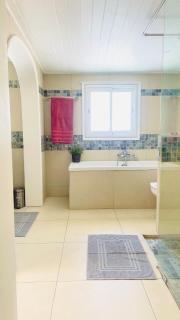 Charming House with Direct Beach Access -Pereybere - 1